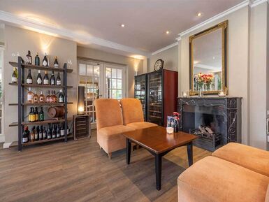 lounge 8