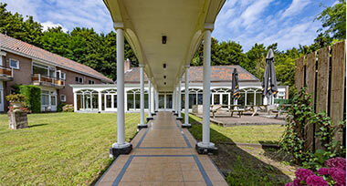 Groene entree naar Fletcher Hotel-Restaurant De Witte Raaf